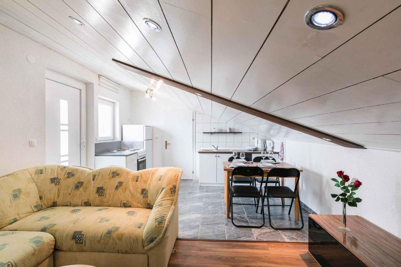 Apartment In Crikvenica 39210 Ngoại thất bức ảnh